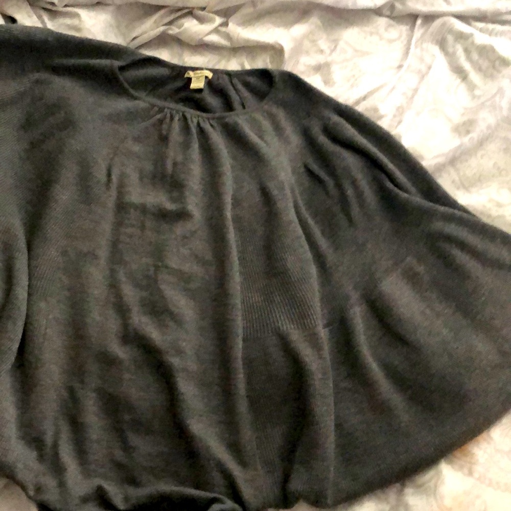 Batwing sleeve cape sweater size s/m brand cashmere..